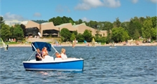 Elektroboot in Center Parcs Bispinger Heide